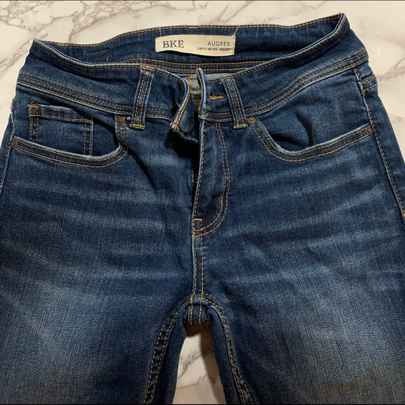 Buckle Jeans - Picture 1 of 3